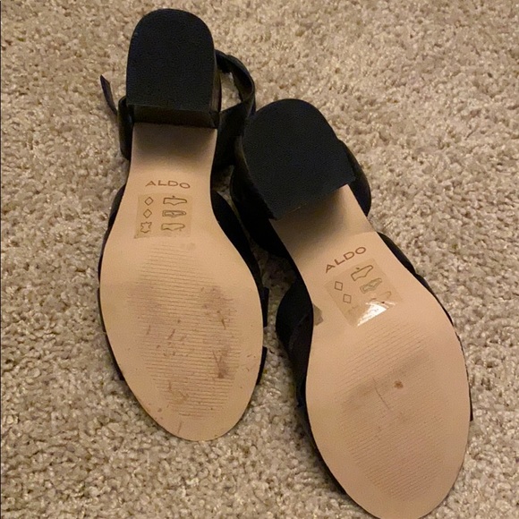 Also shoes - Picture 3 of 4